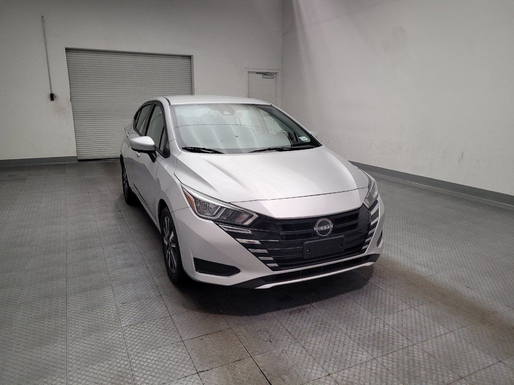 Used 2023 Nissan Versa SV FWD image 14