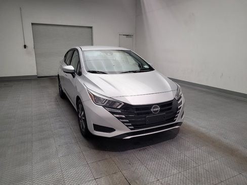 Used 2023 Nissan Versa SV FWD image 14