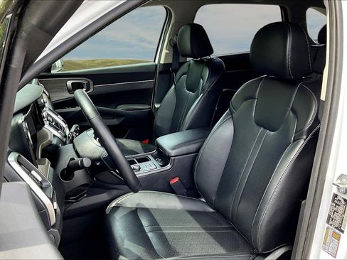 Used 2023 Kia Sorento S w/ Panoramic Sunroof Package AWD/4WD image 13