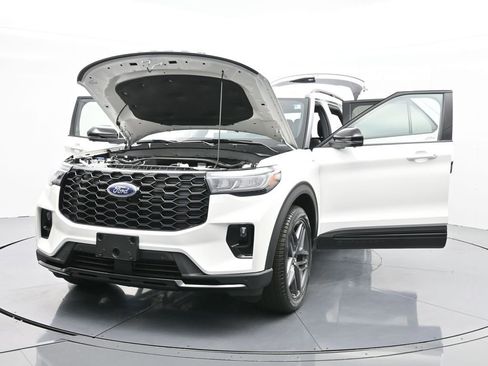 New 2025 Ford Explorer ST-Line w/ Premium Package image 37