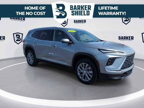 Used 2025 Buick Enclave Preferred AWD/4WD image 2
