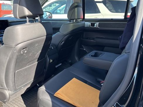 Used 2024 Hyundai Santa Fe Limited image 7