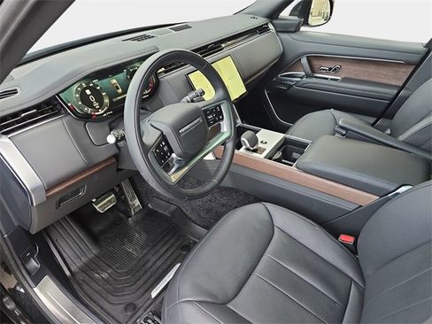 Used 2025 Land Rover Range Rover Long Wheelbase SE image 17