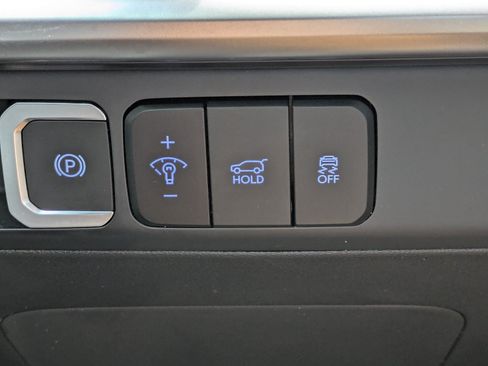 Used 2025 Hyundai Santa Fe SE FWD image 19