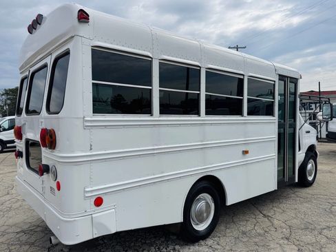 Used 2006 Ford E-350 and Econoline 350 Super Duty image 5