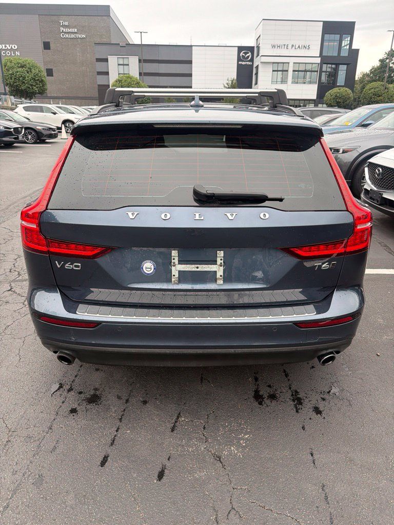 Used 2019 Volvo V60 T6 Momentum AWD/4WD image 6