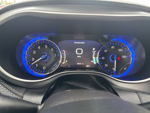 Used 2021 Chrysler Pacifica Touring w/ S Appearance Package image 13