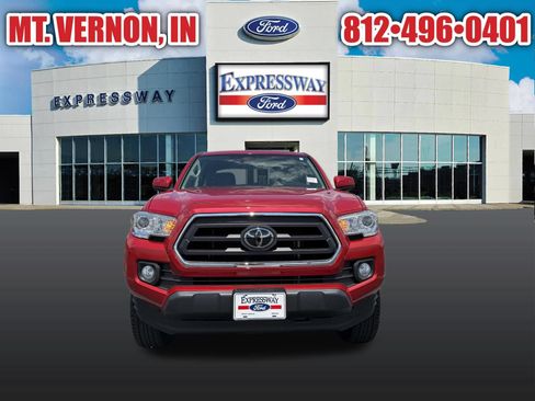 Used 2022 Toyota Tacoma SR5 AWD/4WD image 3