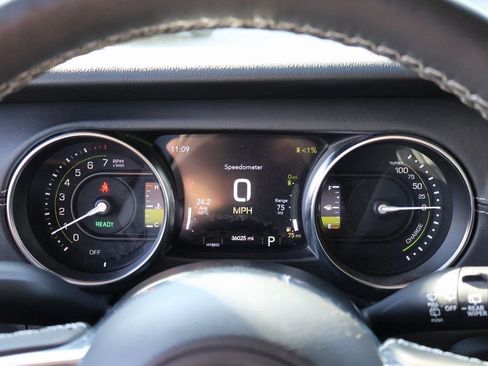 Used 2023 Jeep Wrangler Unlimited Sahara w/ Cold Weather Group image 28