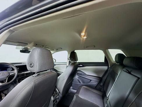 Used 2024 Volkswagen Taos SE image 13