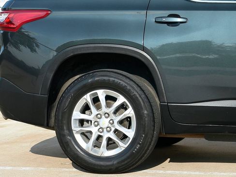 Used 2021 Chevrolet Traverse LT AWD/4WD image 30