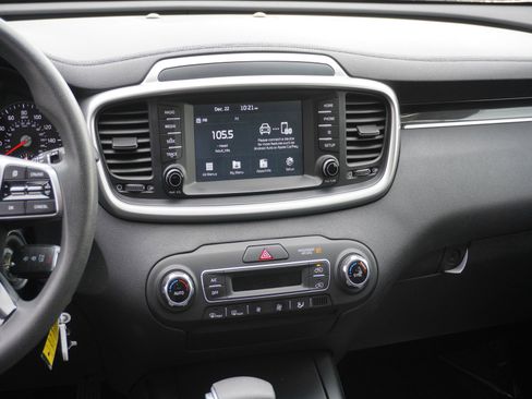 Used 2019 Kia Sorento LX image 15