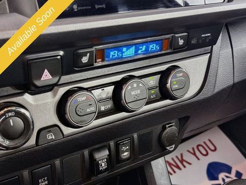 Used 2019 Toyota Tacoma TRD Off-Road AWD/4WD image 15