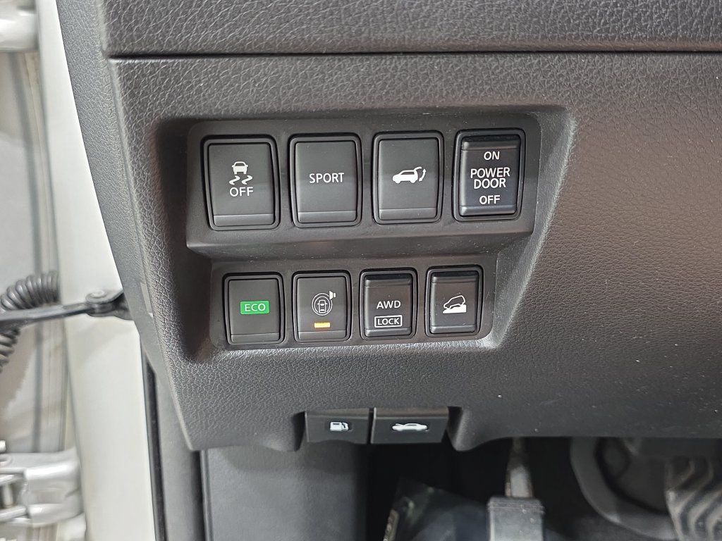 Used 2015 Nissan Rogue SL w/ SL Premium Package AWD/4WD image 26