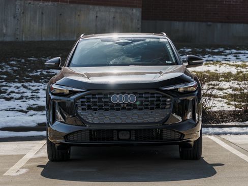 Certified 2025 Audi Q5 Premium w/ Convenience Package image 31