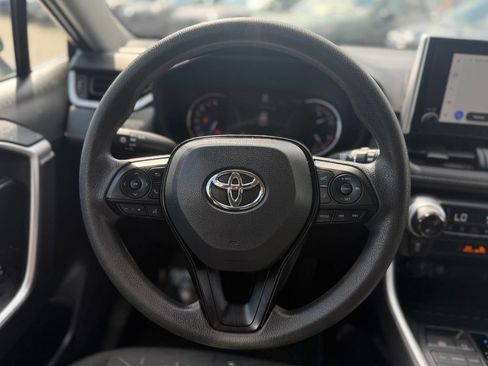 Used 2025 Toyota RAV4 XLE AWD/4WD image 21
