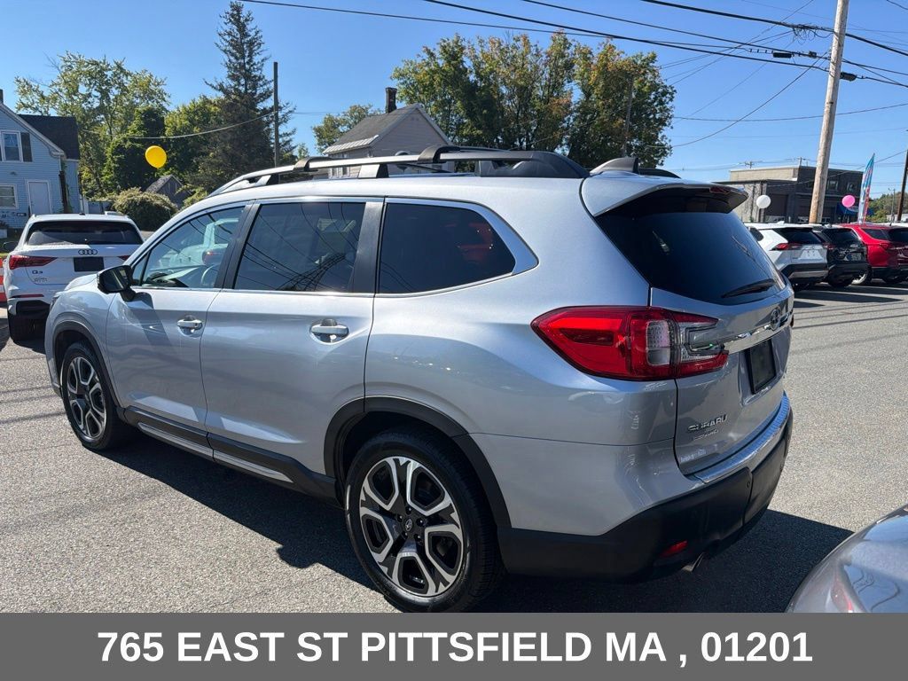 Used 2023 Subaru Ascent Limited w/ Technology Package AWD/4WD image 6
