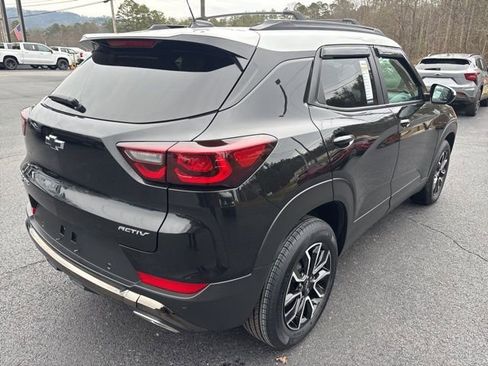 Used 2024 Chevrolet TrailBlazer ACTIV w/ Driver Confidence Package image 4