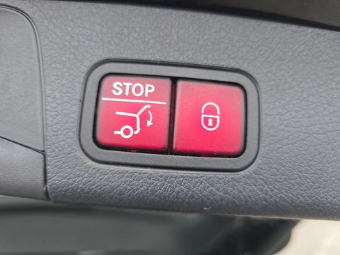 Certified 2023 Mercedes-Benz GLB 250 4MATIC image 19