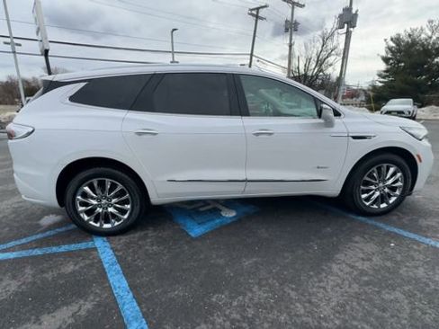 Certified 2024 Buick Enclave Avenir w/ Avenir Technology Package image 9