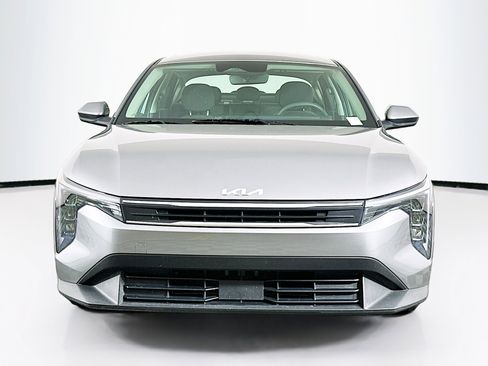 Used 2025 Kia K4 LXS image 2