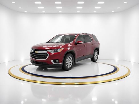 Used 2018 Chevrolet Traverse LT image 1