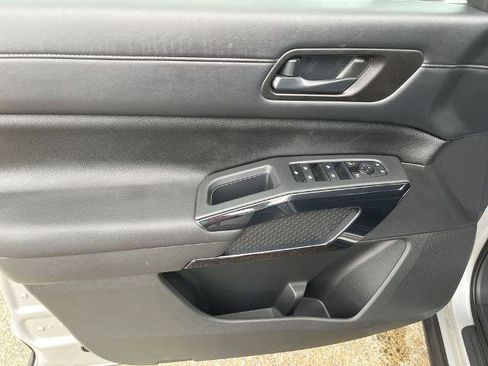 Certified 2024 Nissan Pathfinder SV AWD/4WD image 13