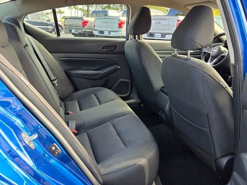Used 2025 Nissan Altima 2.5 SV FWD image 15