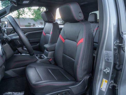 Used 2023 Chevrolet Colorado Z71 w/ Z71 Convenience Package 2 AWD/4WD image 11