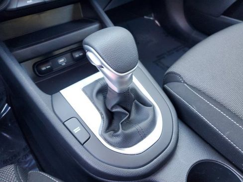 Used 2023 Kia Forte LXS image 21