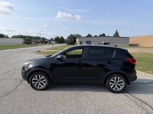 Used 2014 Kia Sportage LX FWD image 2