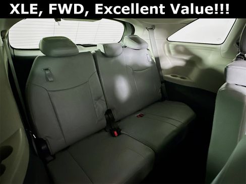 Used 2023 Toyota Sienna XLE image 27