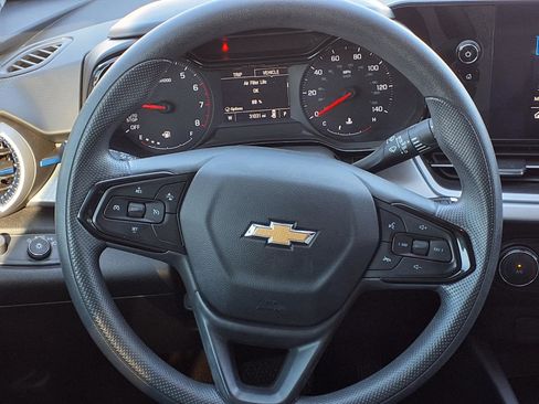 Used 2024 Chevrolet Trax LS w/ LS Convenience Package image 40