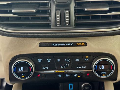 Used 2020 Ford Escape Titanium w/ Titanium Premium Package 2.0 FWD image 19