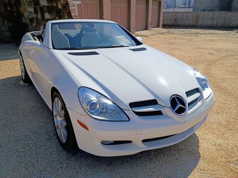Used 2005 Mercedes-Benz SLK 350 image 2