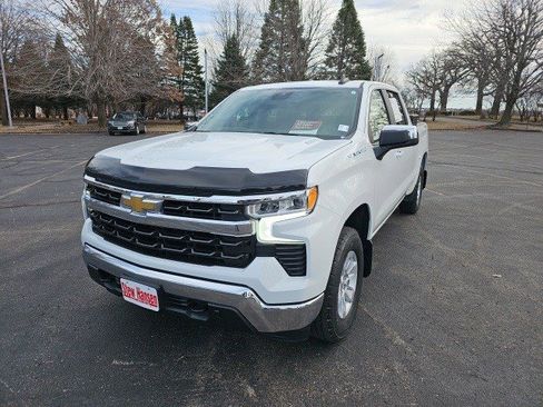 Used 2023 Chevrolet Silverado 1500 LT image 2