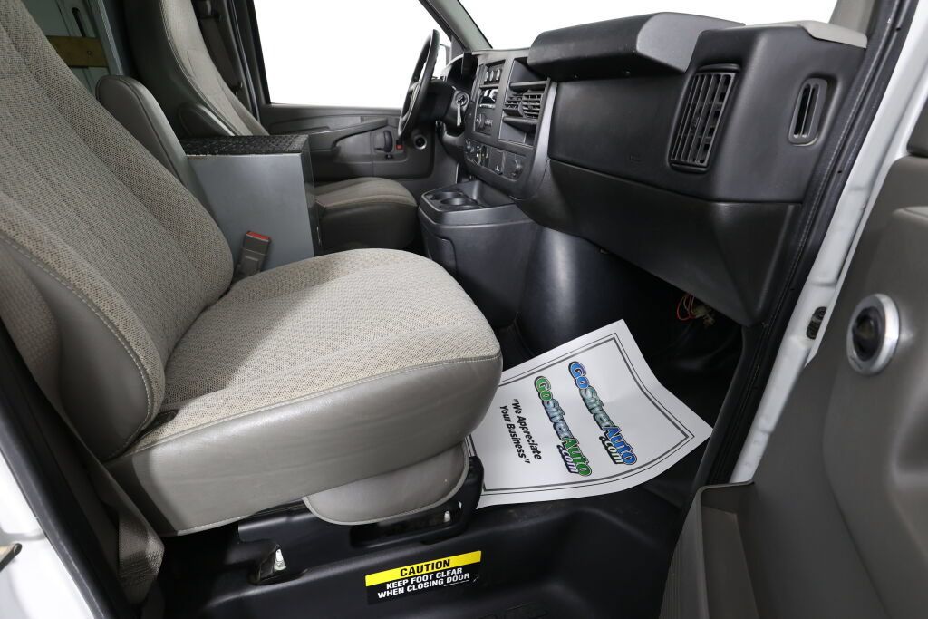 Used 2015 GMC Savana 2500 RWD image 19
