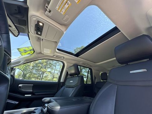 Used 2025 Ford Expedition Platinum AWD/4WD image 22