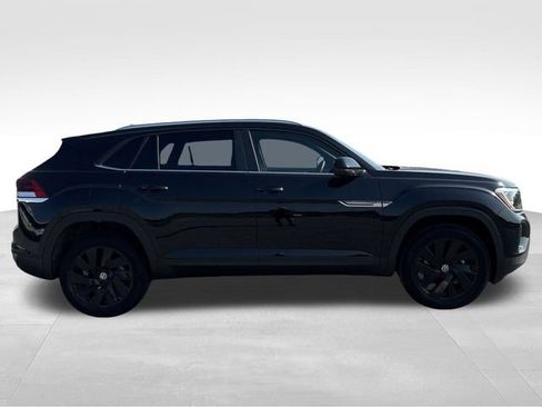 Used 2026 Volkswagen Atlas Cross Sport SE FWD image 7