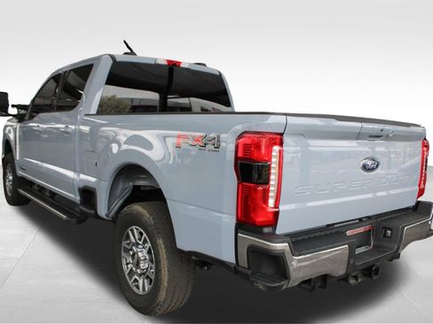 Used 2025 Ford F250 Lariat w/ FX4 Off-Road Package AWD/4WD image 13