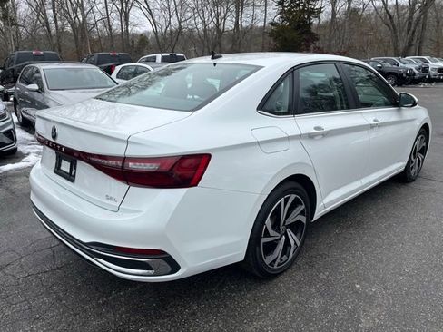 Certified 2025 Volkswagen Jetta SEL image 6