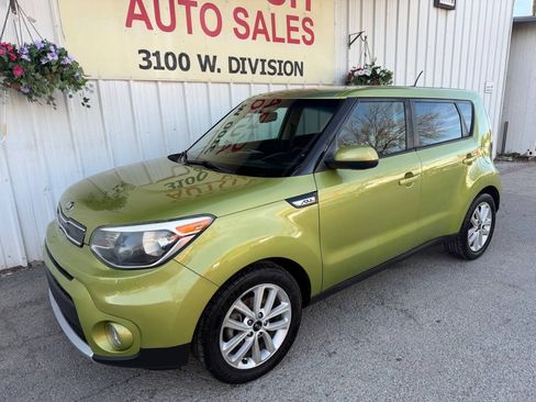 Used 2017 Kia Soul + FWD image 4