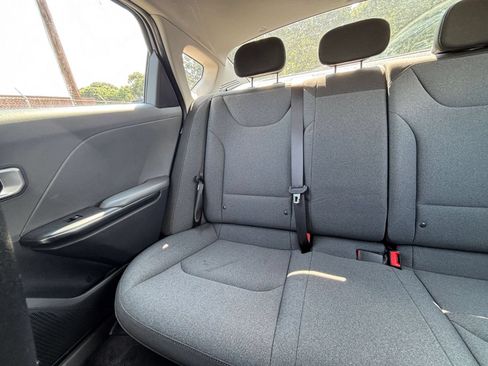 Used 2025 Kia K4 FWD image 39