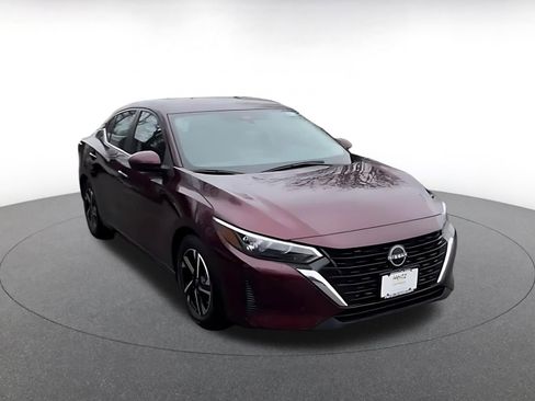 Used 2025 Nissan Sentra SV image 3