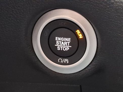 New 2026 Chrysler Pacifica Select image 15