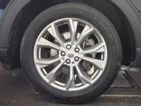 Used 2020 Ford Explorer XLT w/ Equipment Group 202A AWD/4WD image 3