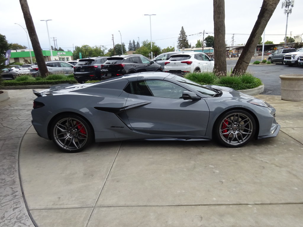 Certified 2025 Chevrolet Corvette Z06 RWD image 9