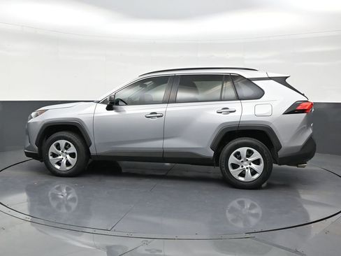 Used 2020 Toyota RAV4 LE image 2