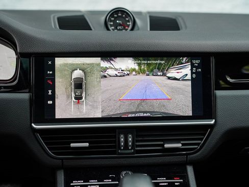 Used 2023 Porsche Cayenne Base w/ Premium Package image 31