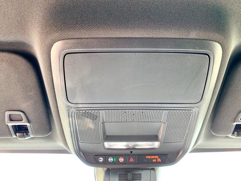 Used 2025 Chevrolet Equinox LT FWD image 37